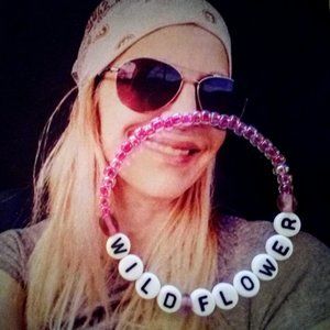 WILD FLOWER // GLASS BEAD BRACELET